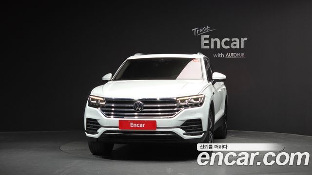 Volkswagen Touareg 2022 — photo 3