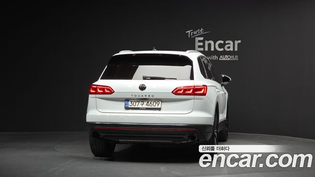 Volkswagen Touareg 2022 — photo 4