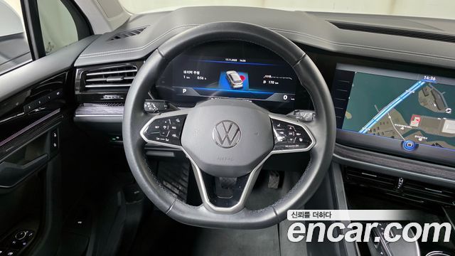 Volkswagen Touareg 2022 — photo 13