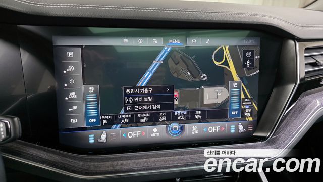 Volkswagen Touareg 2022 — photo 14