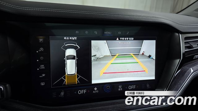 Volkswagen Touareg 2022 — photo 15