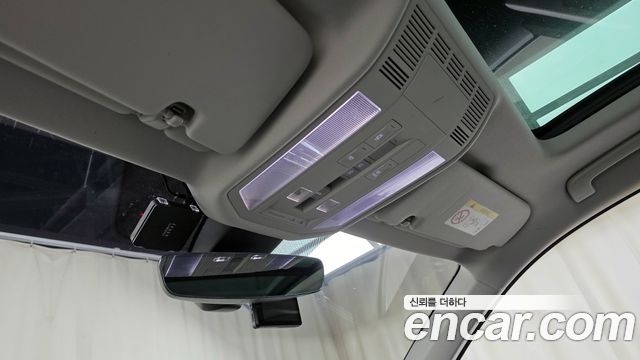 Volkswagen Touareg 2022 — photo 16
