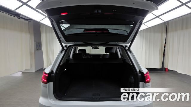 Volkswagen Touareg 2022 — photo 20