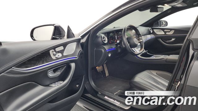 Mercedes-Benz CLS-Class 2022 — photo 13