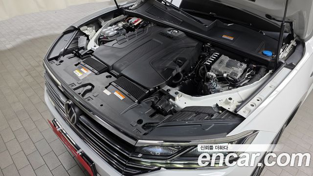 Volkswagen Touareg 2022 — photo 6