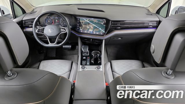 Volkswagen Touareg 2022 — photo 7