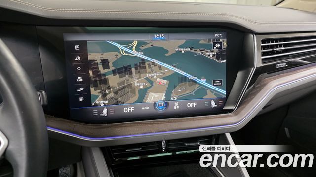 Volkswagen Touareg 2022 — photo 15