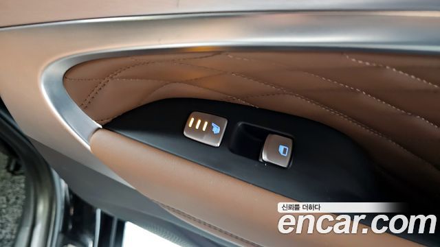 Genesis G70 2018 — photo 18