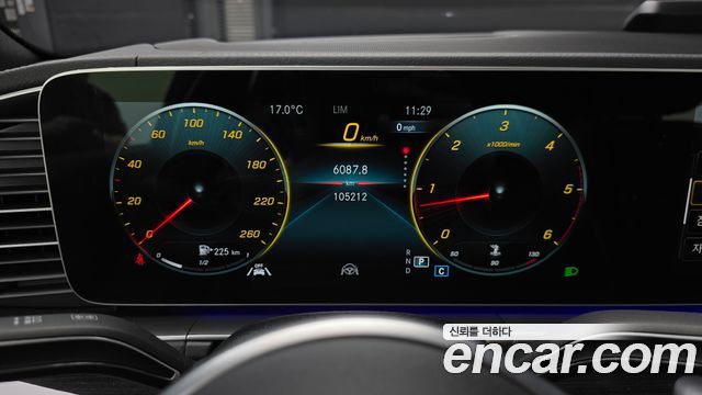 Mercedes-Benz GLE-Class 2022 — photo 8