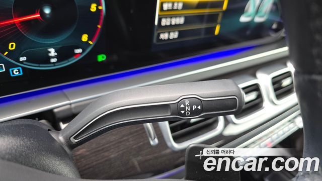 Mercedes-Benz GLE-Class 2022 — photo 9