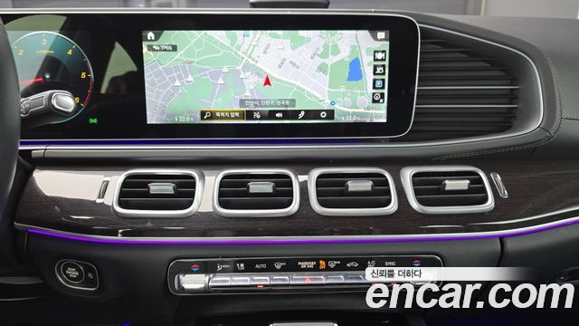 Mercedes-Benz GLE-Class 2022 — photo 14
