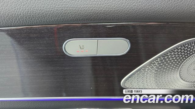 Mercedes-Benz GLE-Class 2022 — photo 17