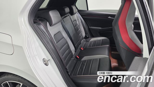 Volkswagen Golf 2024 — photo 17