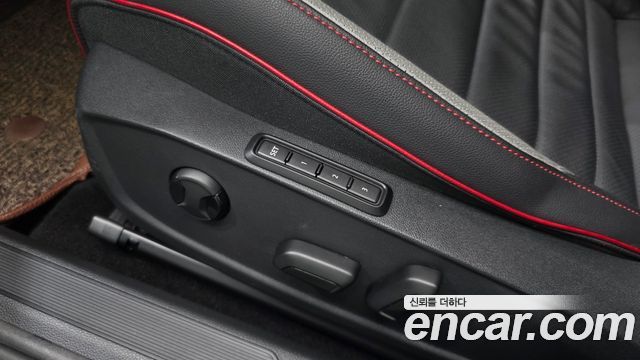 Volkswagen Golf 2024 — photo 26