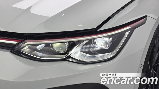 Volkswagen Golf 2024 — photo 8
