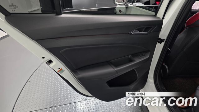 Volkswagen Golf 2024 — photo 15
