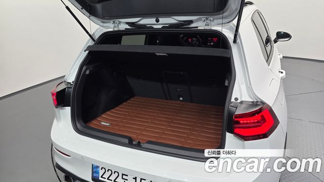Volkswagen Golf 2024 — photo 32