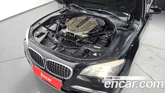 BMW 7-Series 2011 — photo 6
