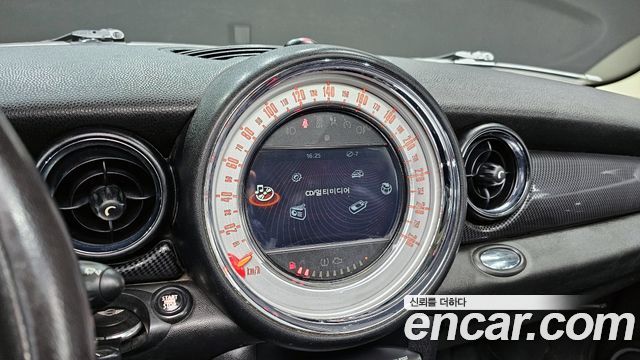 Mini Cooper 2012 — photo 16