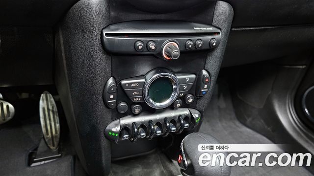 Mini Cooper 2012 — photo 17