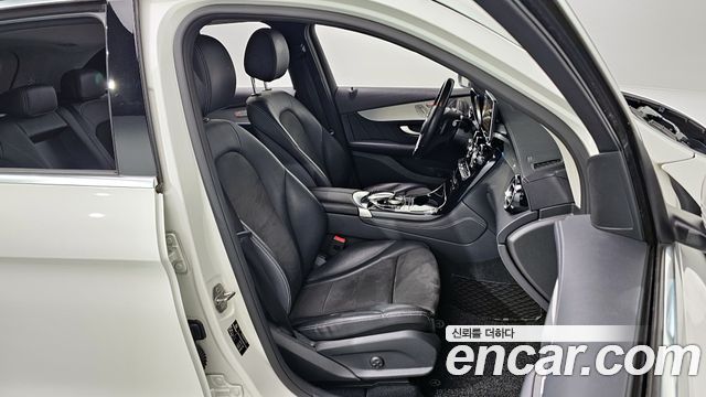 Mercedes-Benz GLC-Class 2019 — photo 12