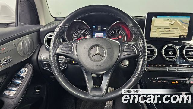 Mercedes-Benz GLC-Class 2019 — photo 16