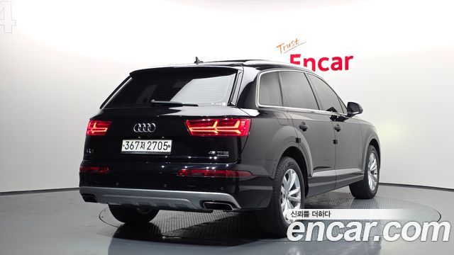Audi Q7 2019 — photo 2