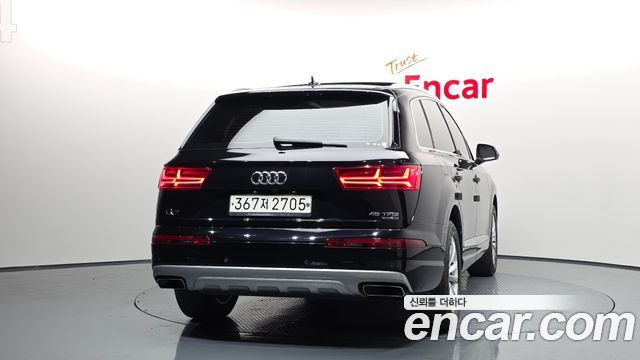 Audi Q7 2019 — photo 4