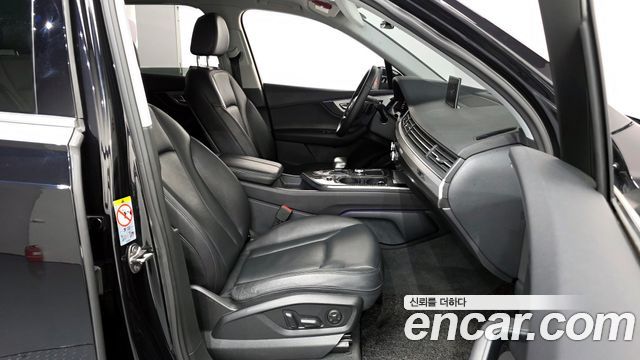 Audi Q7 2019 — photo 10