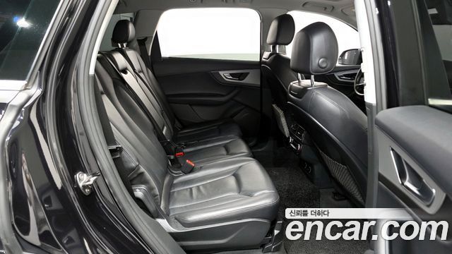 Audi Q7 2019 — photo 12