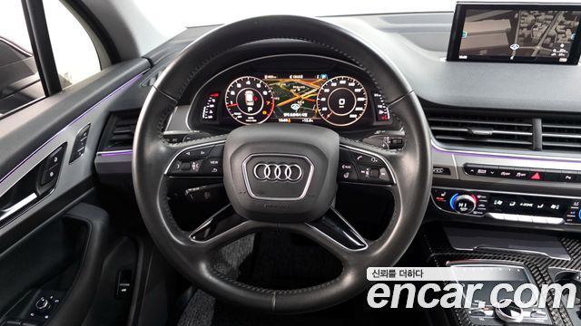 Audi Q7 2019 — photo 13