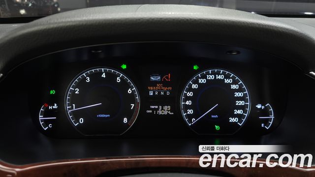 Hyundai Equus 2010 — photo 8