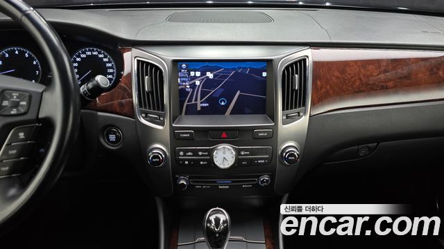 Hyundai Equus 2010 — photo 15