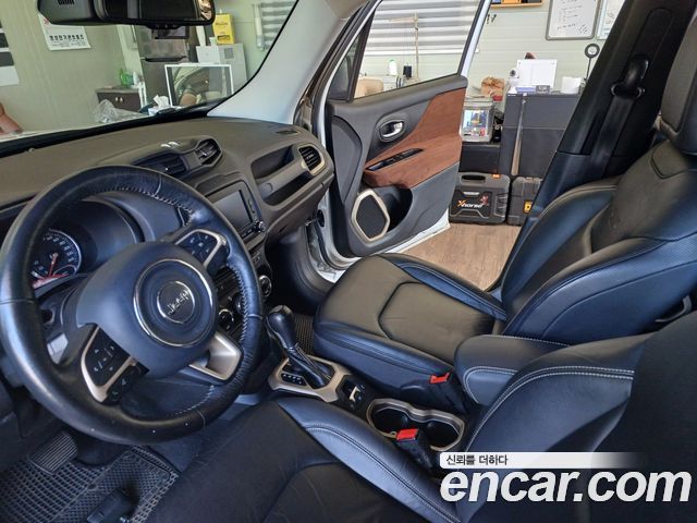 Jeep Renegade 2015 — photo 10