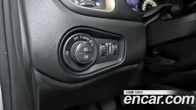 Jeep Renegade 2015 — photo 18