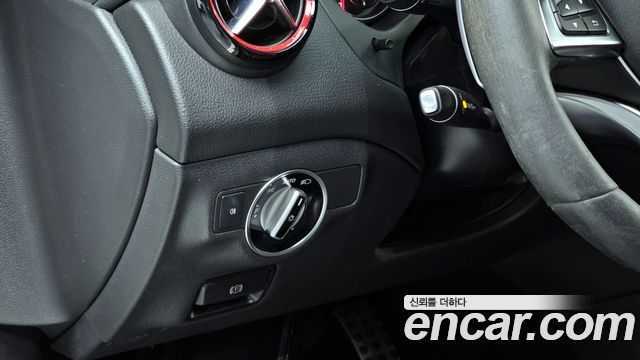 Mercedes-Benz CLA-Class 2018 — photo 14