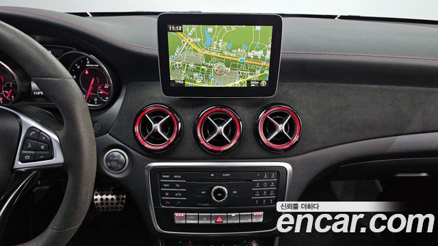 Mercedes-Benz CLA-Class 2018 — photo 15