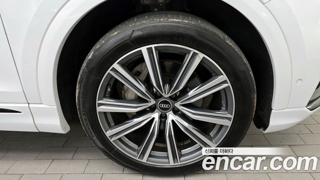 Audi Q8 2021 — photo 5