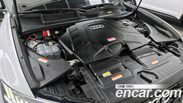 Audi Q8 2021 — photo 6
