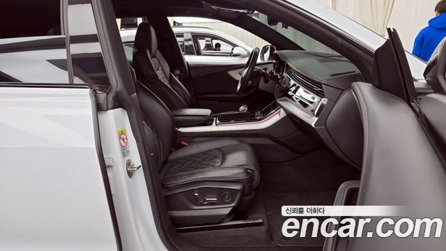 Audi Q8 2021 — photo 11