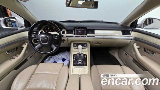 Audi A8 2010 — photo 7