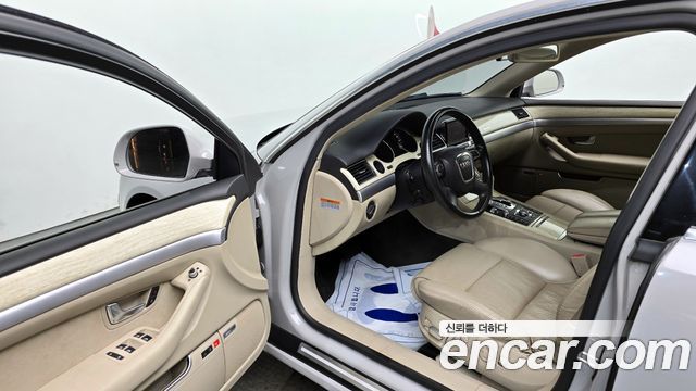 Audi A8 2010 — photo 10