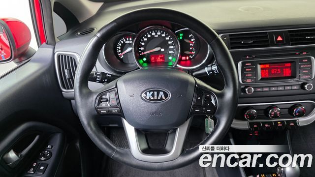 Kia pride 2015 — photo 15