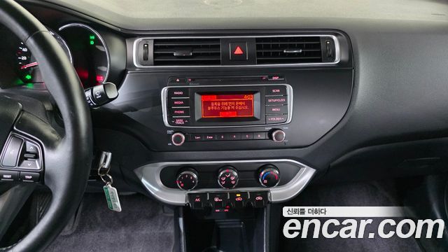 Kia pride 2015 — photo 16