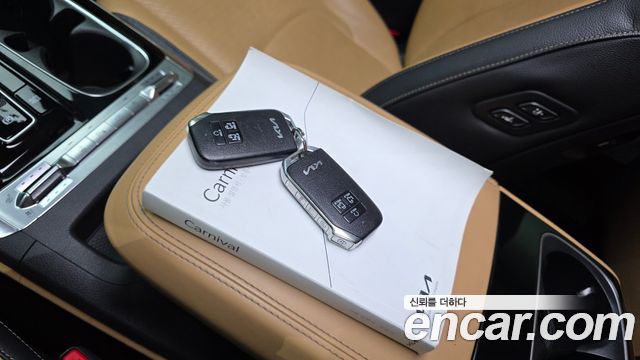 Kia Canival 2022 — photo 17