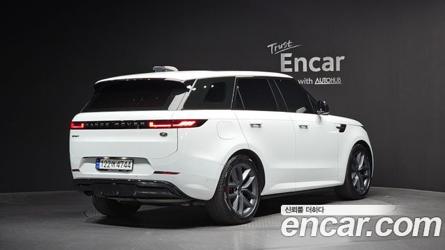 Land Rover Range Rover Sport 2023 — photo 2
