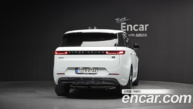 Land Rover Range Rover Sport 2023 — photo 4
