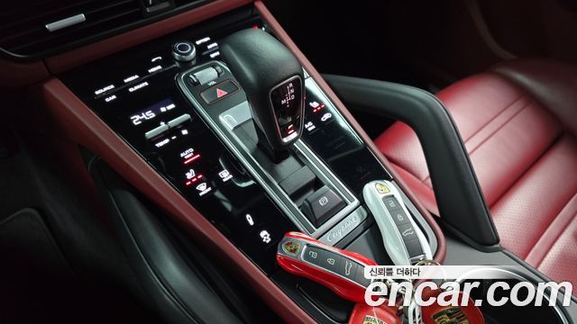 Porsche Cayenne 2020 — photo 9