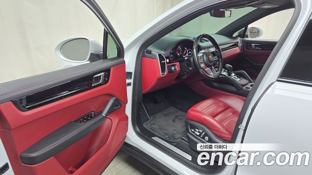 Porsche Cayenne 2020 — photo 10