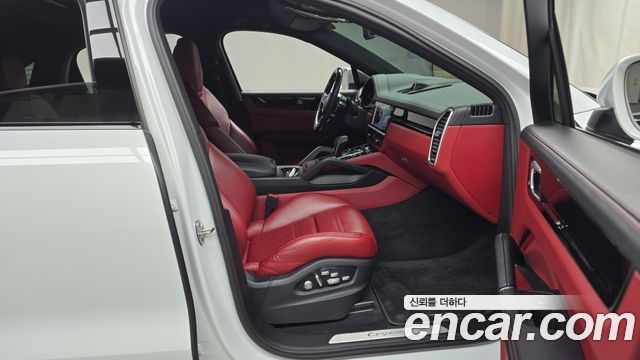 Porsche Cayenne 2020 — photo 11